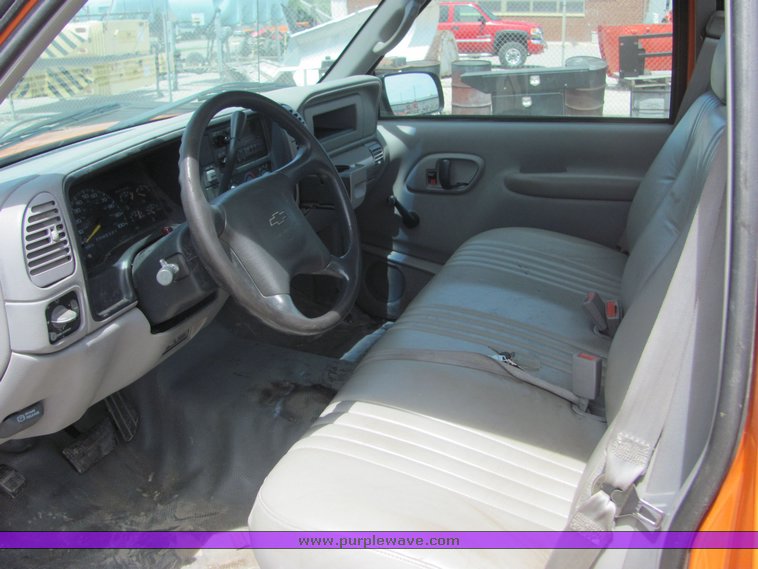 image for item 4276 1998 Chevrolet C2500 pickup