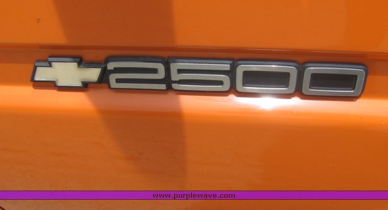 image for item 4276 1998 Chevrolet C2500 pickup