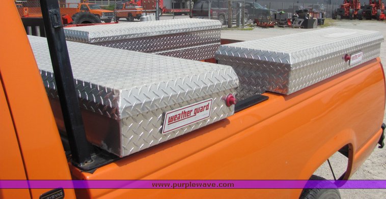 image for item 4276 1998 Chevrolet C2500 pickup