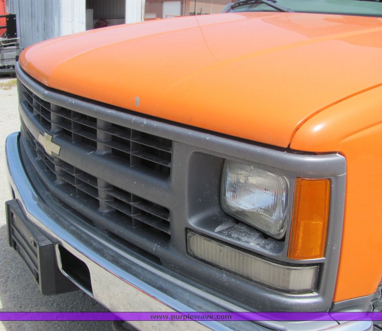 image for item 4276 1998 Chevrolet C2500 pickup