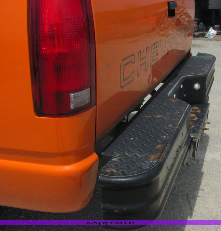 image for item 4276 1998 Chevrolet C2500 pickup