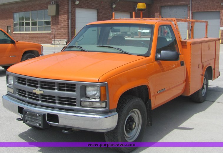 image for item 4277 1999 Chevrolet C2500 pickup