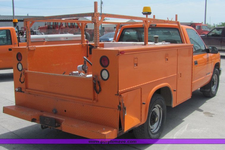 image for item 4277 1999 Chevrolet C2500 pickup