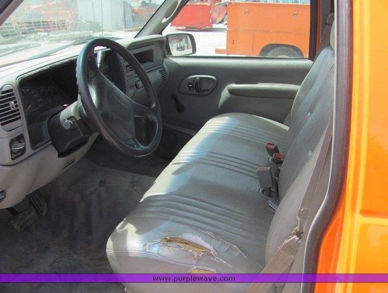 image for item 4277 1999 Chevrolet C2500 pickup