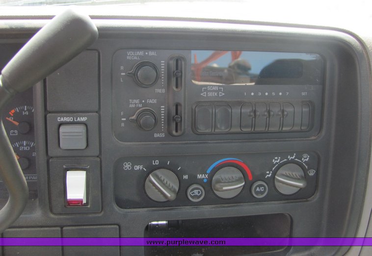 image for item 4277 1999 Chevrolet C2500 pickup