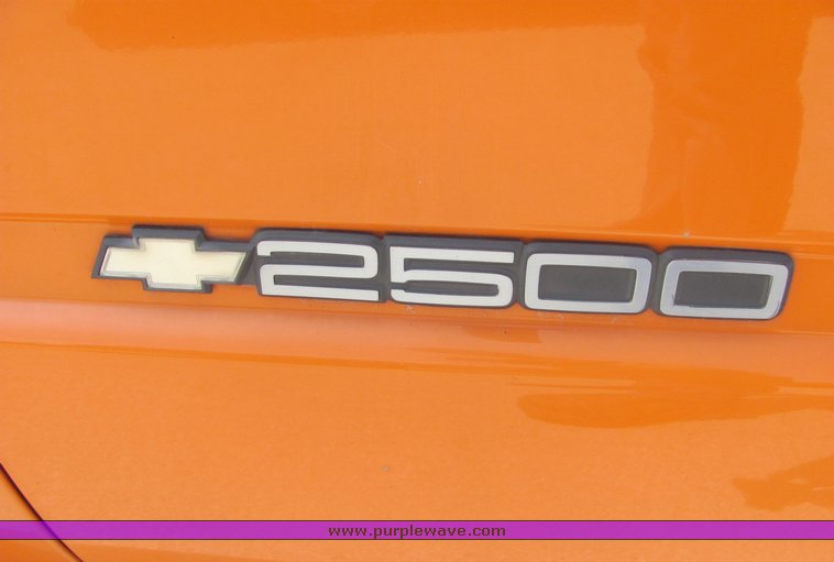 image for item 4277 1999 Chevrolet C2500 pickup