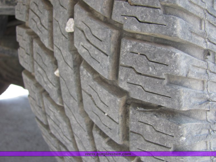 image for item 4277 1999 Chevrolet C2500 pickup