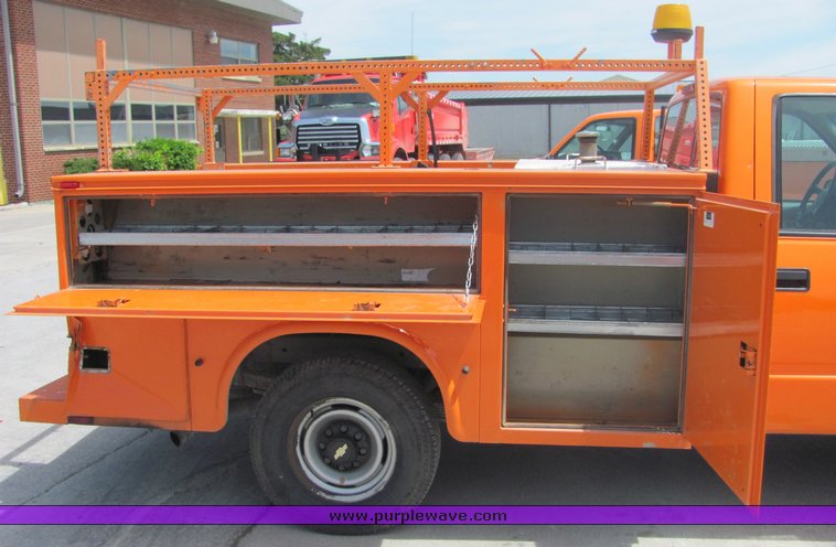 image for item 4277 1999 Chevrolet C2500 pickup