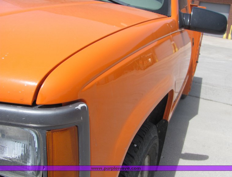 image for item 4277 1999 Chevrolet C2500 pickup