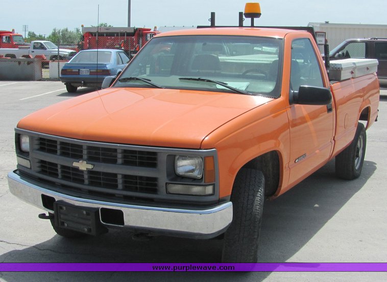 image for item 4278 1998 Chevrolet C2500 pickup