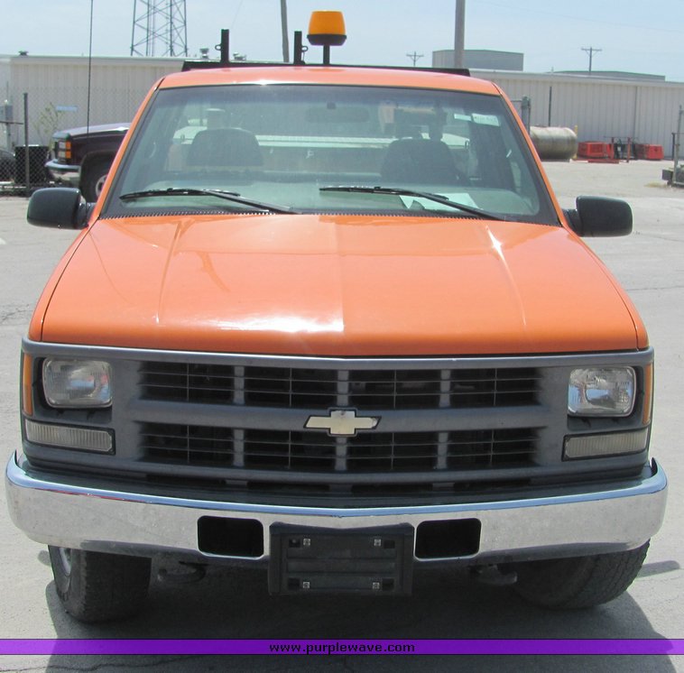 image for item 4278 1998 Chevrolet C2500 pickup
