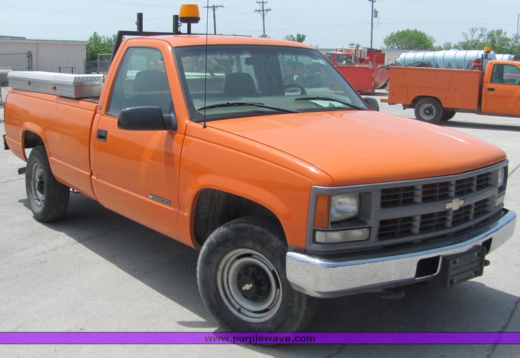 image for item 4278 1998 Chevrolet C2500 pickup