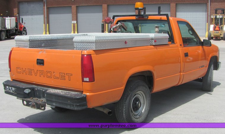 image for item 4278 1998 Chevrolet C2500 pickup