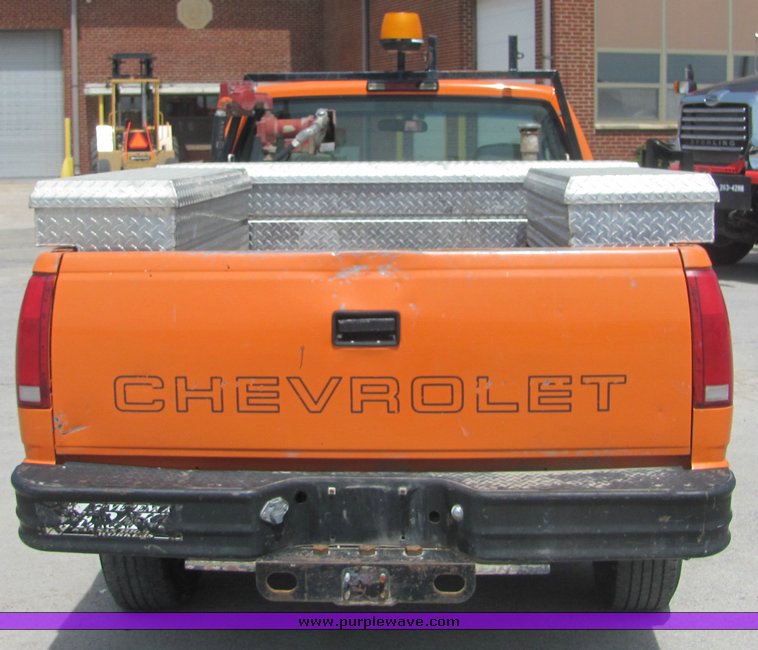 image for item 4278 1998 Chevrolet C2500 pickup