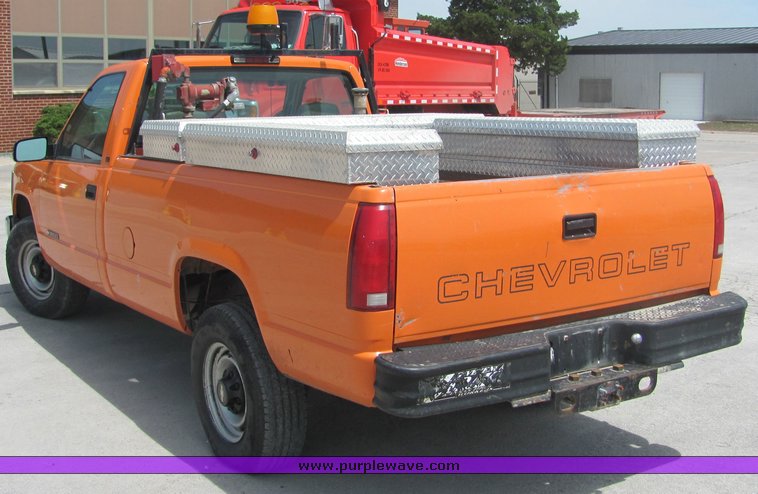 image for item 4278 1998 Chevrolet C2500 pickup
