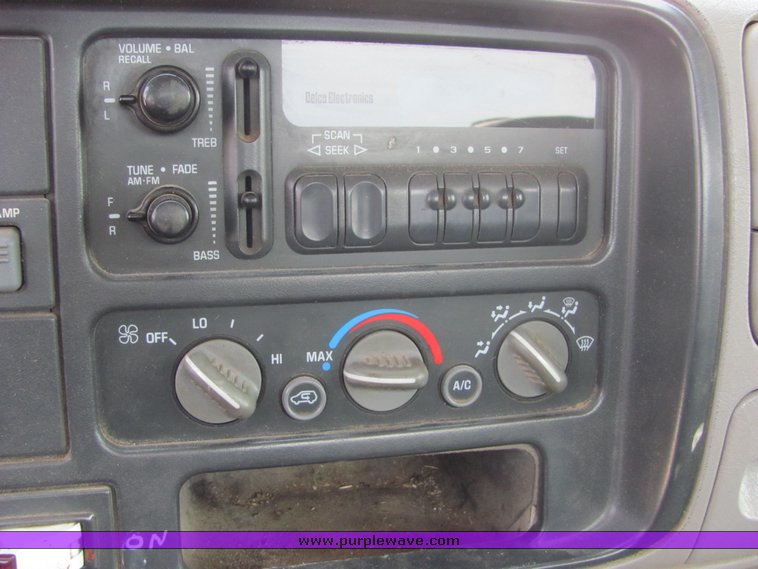 image for item 4278 1998 Chevrolet C2500 pickup