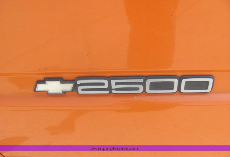 image for item 4278 1998 Chevrolet C2500 pickup