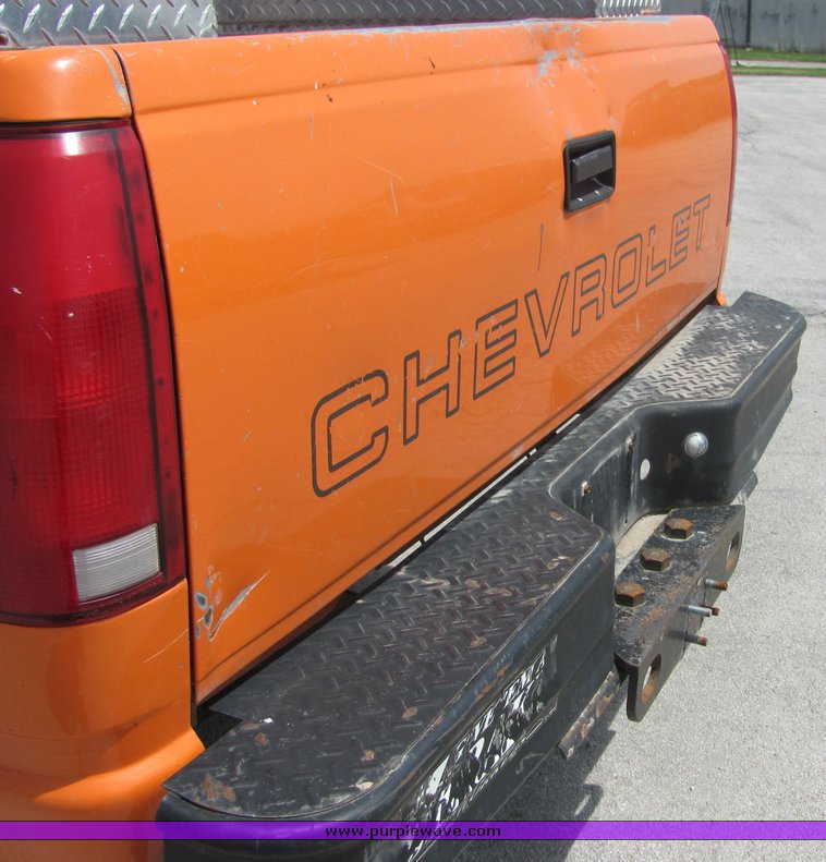 image for item 4278 1998 Chevrolet C2500 pickup