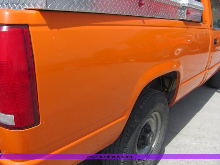 image for item 4278 1998 Chevrolet C2500 pickup