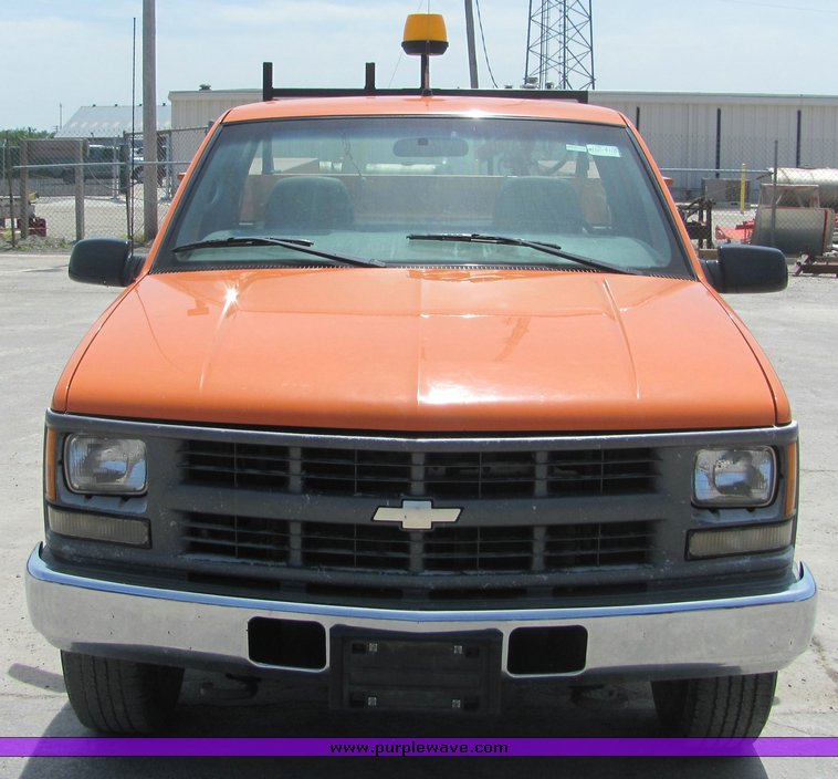 image for item 4279 1998 Chevrolet C2500 pickup