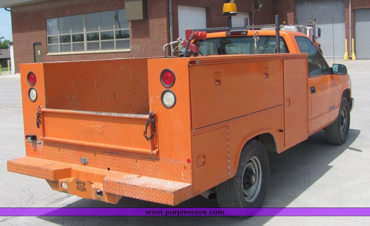 image for item 4279 1998 Chevrolet C2500 pickup