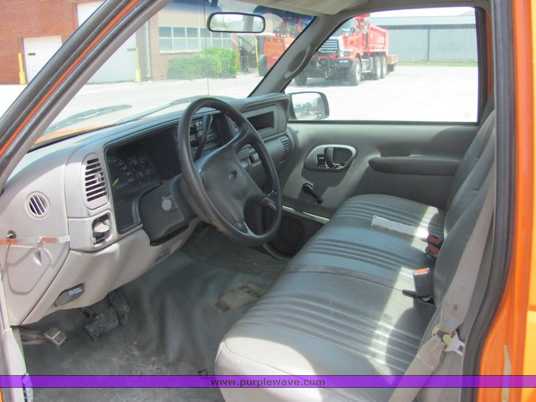 image for item 4279 1998 Chevrolet C2500 pickup