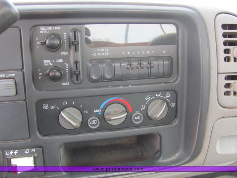 image for item 4279 1998 Chevrolet C2500 pickup