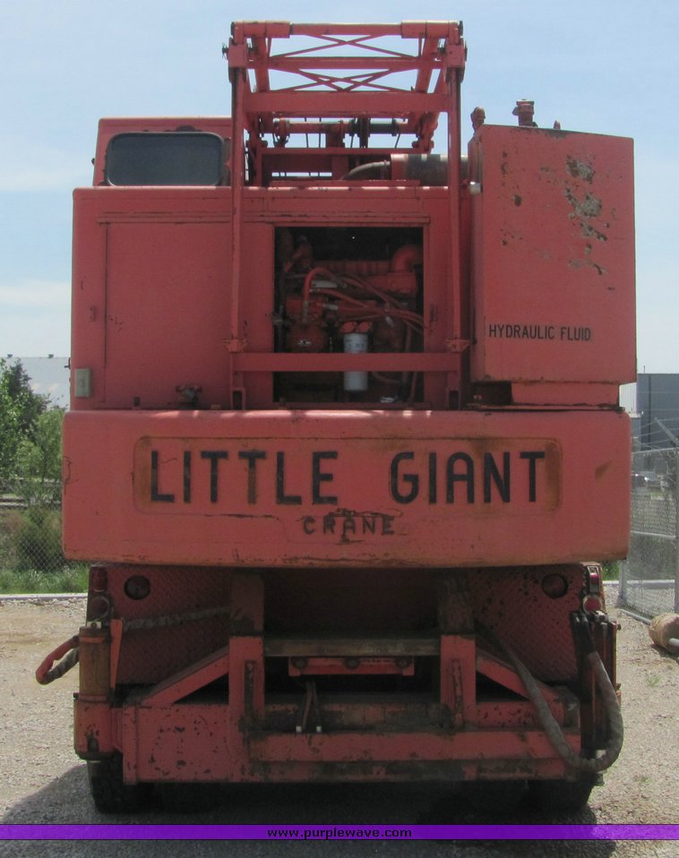 image for item 4280 1986 Little Giant LS4864 truck mounted crane
