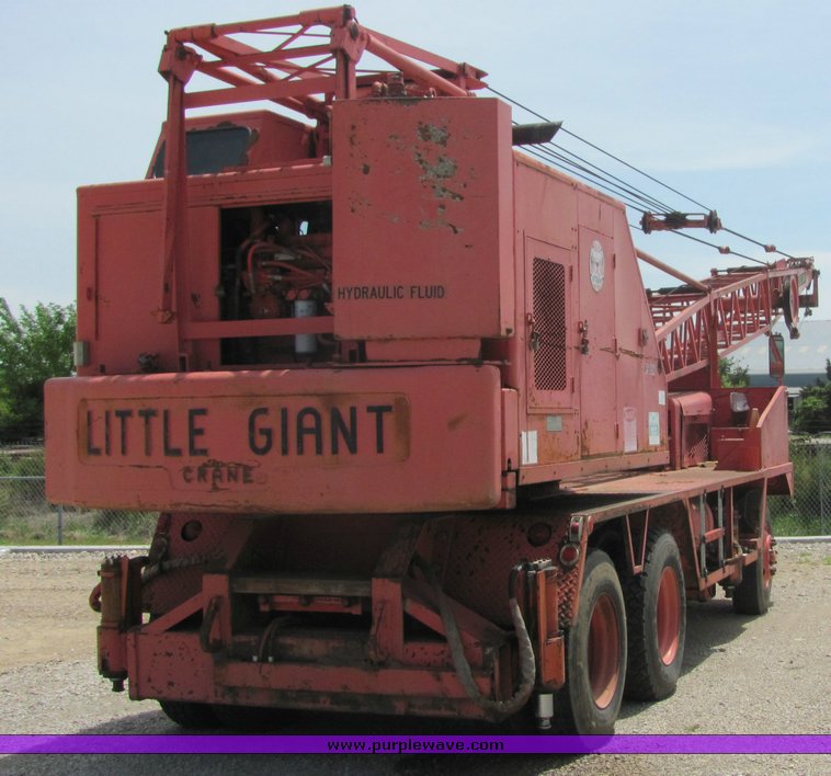 image for item 4280 1986 Little Giant LS4864 truck mounted crane
