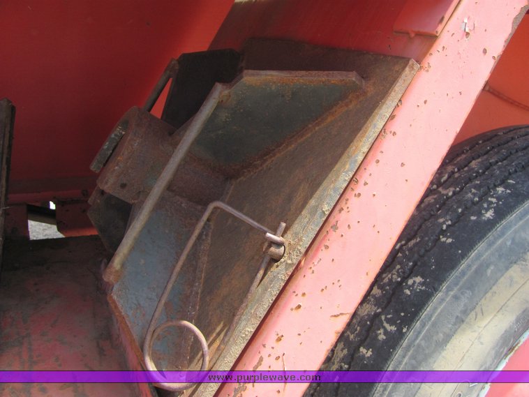 image for item 4280 1986 Little Giant LS4864 truck mounted crane