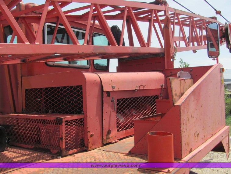 image for item 4280 1986 Little Giant LS4864 truck mounted crane