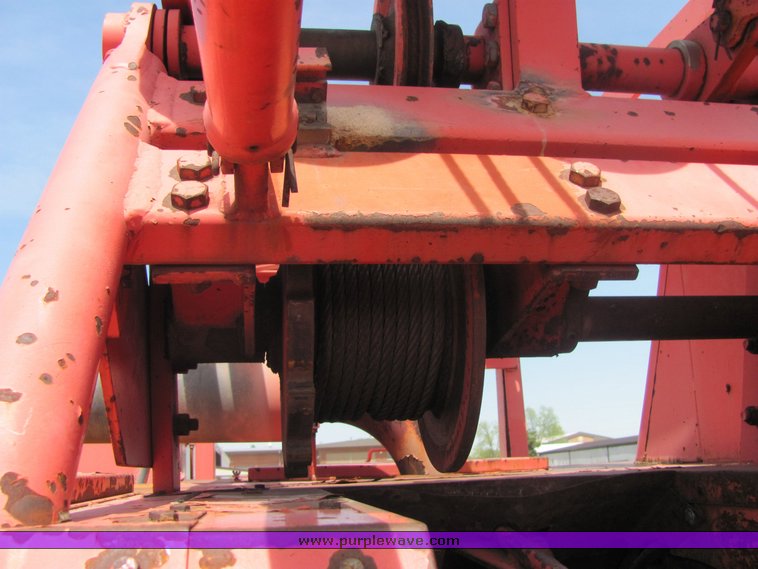 image for item 4280 1986 Little Giant LS4864 truck mounted crane