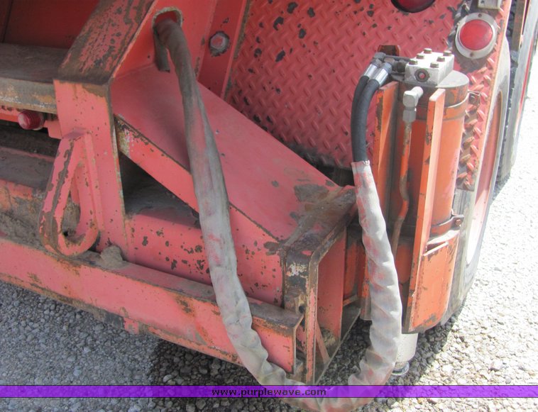 image for item 4280 1986 Little Giant LS4864 truck mounted crane