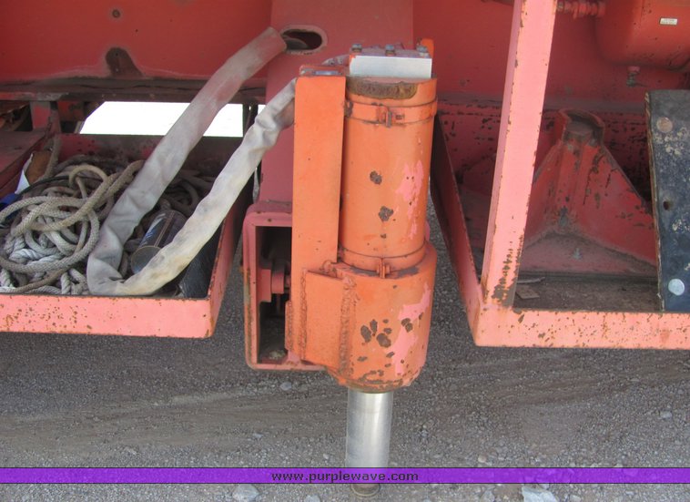 image for item 4280 1986 Little Giant LS4864 truck mounted crane