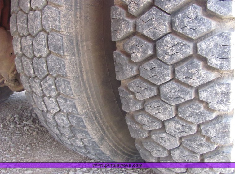 image for item 4280 1986 Little Giant LS4864 truck mounted crane