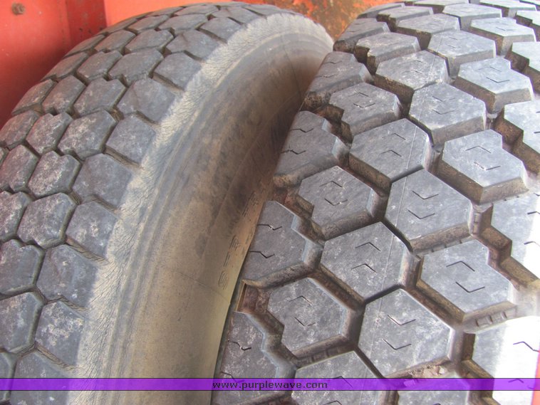 image for item 4280 1986 Little Giant LS4864 truck mounted crane