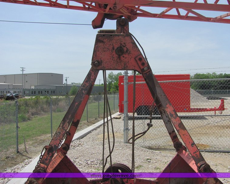 image for item 4280 1986 Little Giant LS4864 truck mounted crane