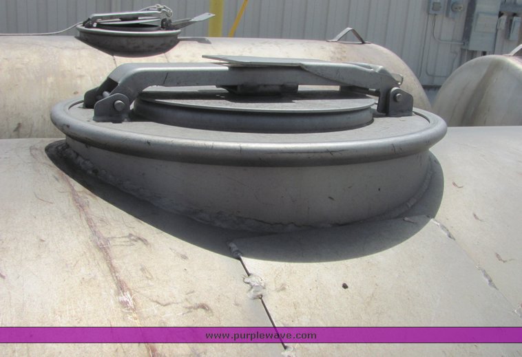 image for item 4281 1986 Palmer 1000 gallon stainless steel water tank