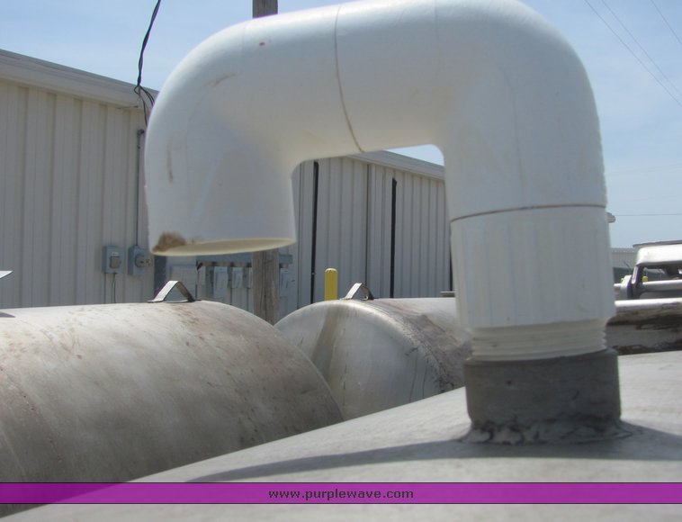 image for item 4281 1986 Palmer 1000 gallon stainless steel water tank