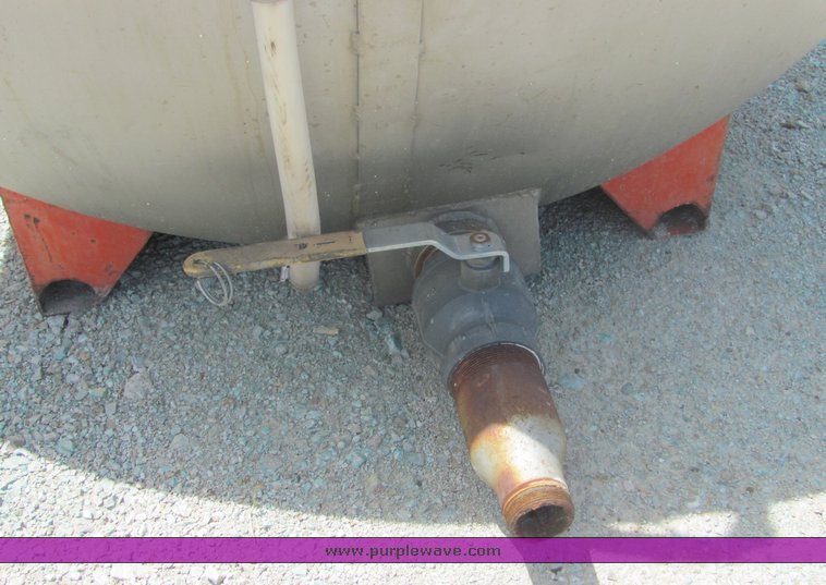 image for item 4281 1986 Palmer 1000 gallon stainless steel water tank