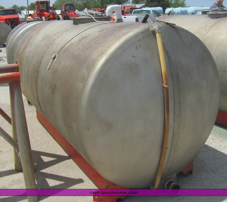 image for item 4282 1986 Palmer 1000 gallon stainless steel water tank