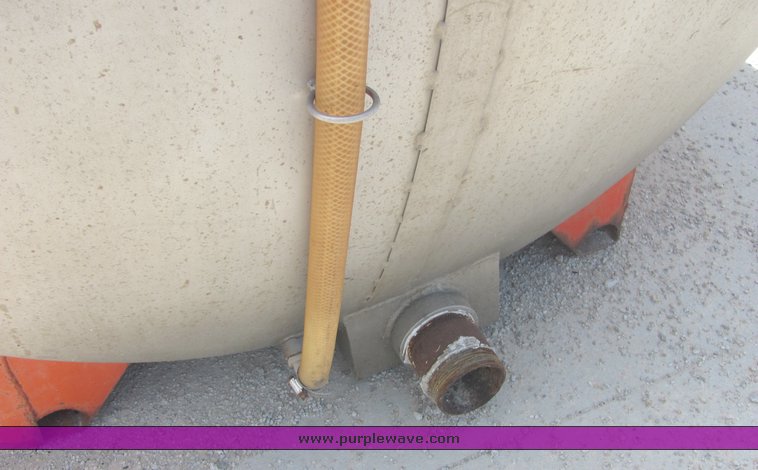 image for item 4282 1986 Palmer 1000 gallon stainless steel water tank