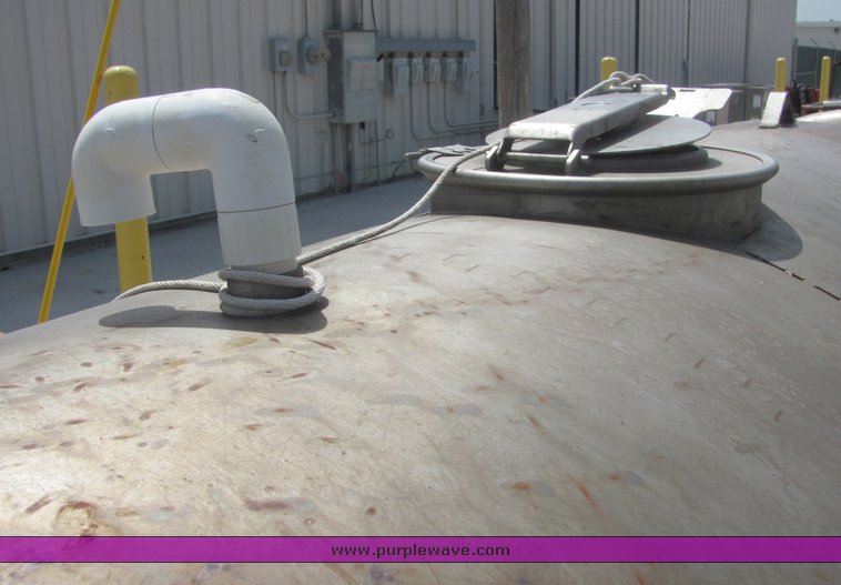 image for item 4282 1986 Palmer 1000 gallon stainless steel water tank