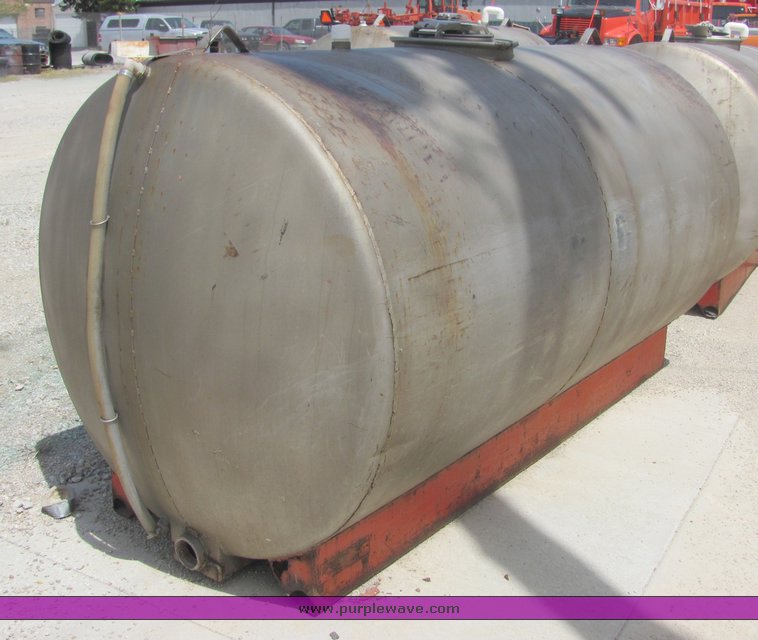 image for item 4283 1986 Palmer 1000 gallon stainless steel water tank