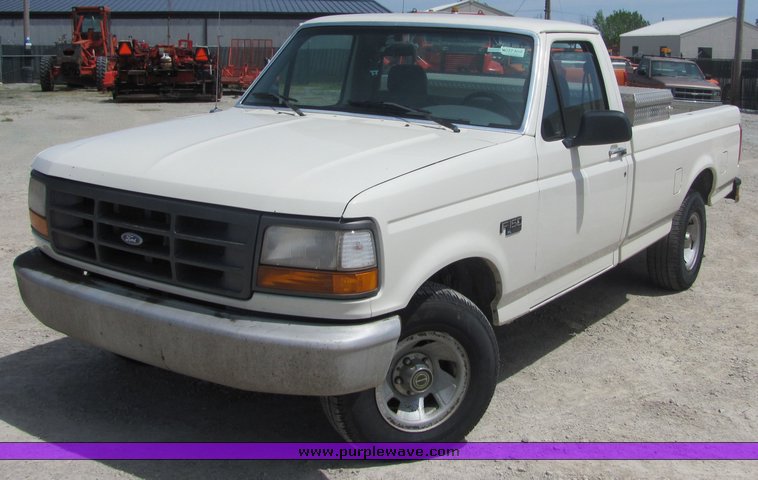image for item 4287 1995 Ford F150 pickup