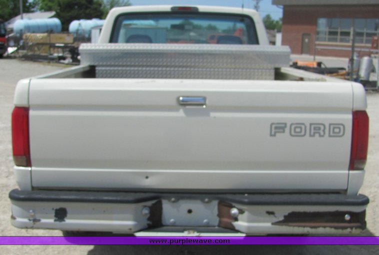 image for item 4287 1995 Ford F150 pickup