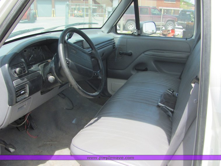 image for item 4287 1995 Ford F150 pickup