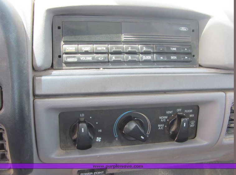 image for item 4287 1995 Ford F150 pickup