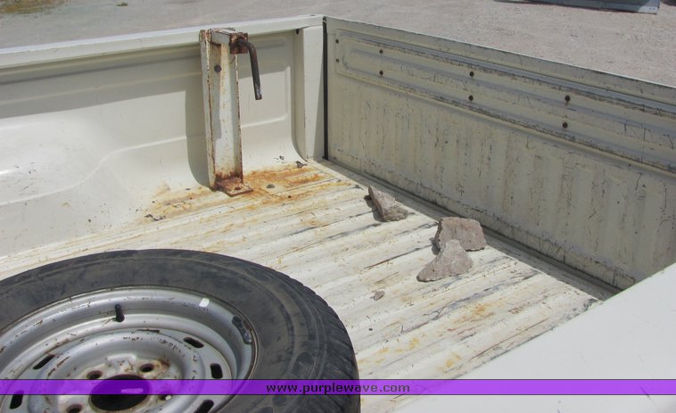 image for item 4287 1995 Ford F150 pickup