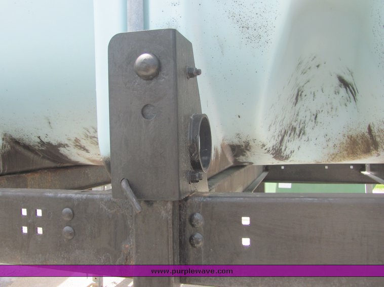 image for item 4288 1999 Monroe anti-ice 1600 gallon tank